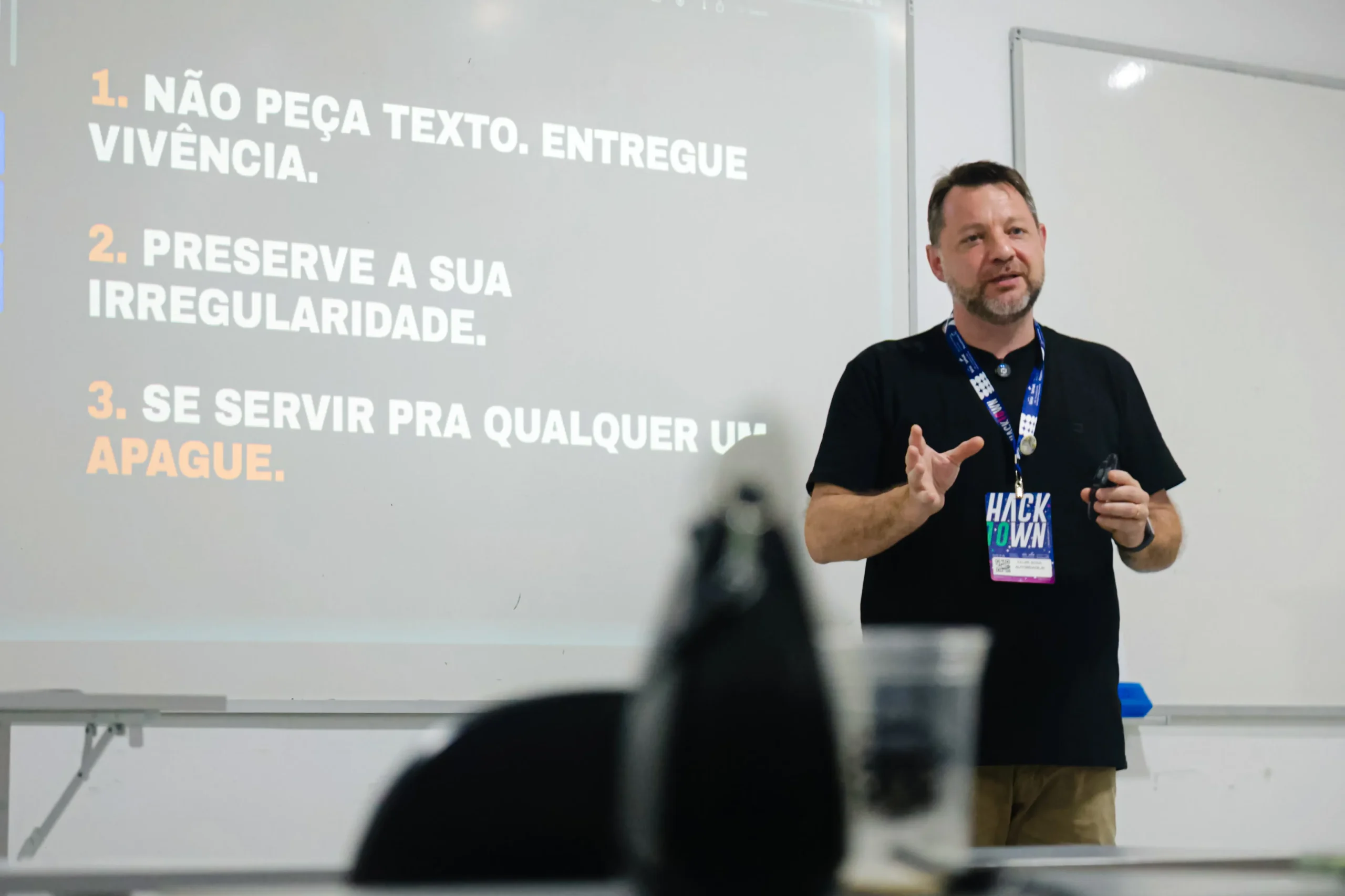 Felipe Rosa durante apresentação